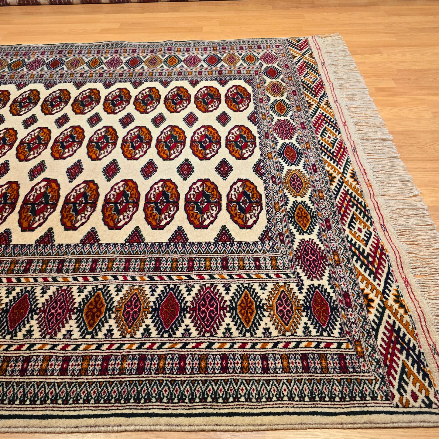 Turkmen Tekke Wool Rug 150x200 cm (5' x 7' ft) Beige