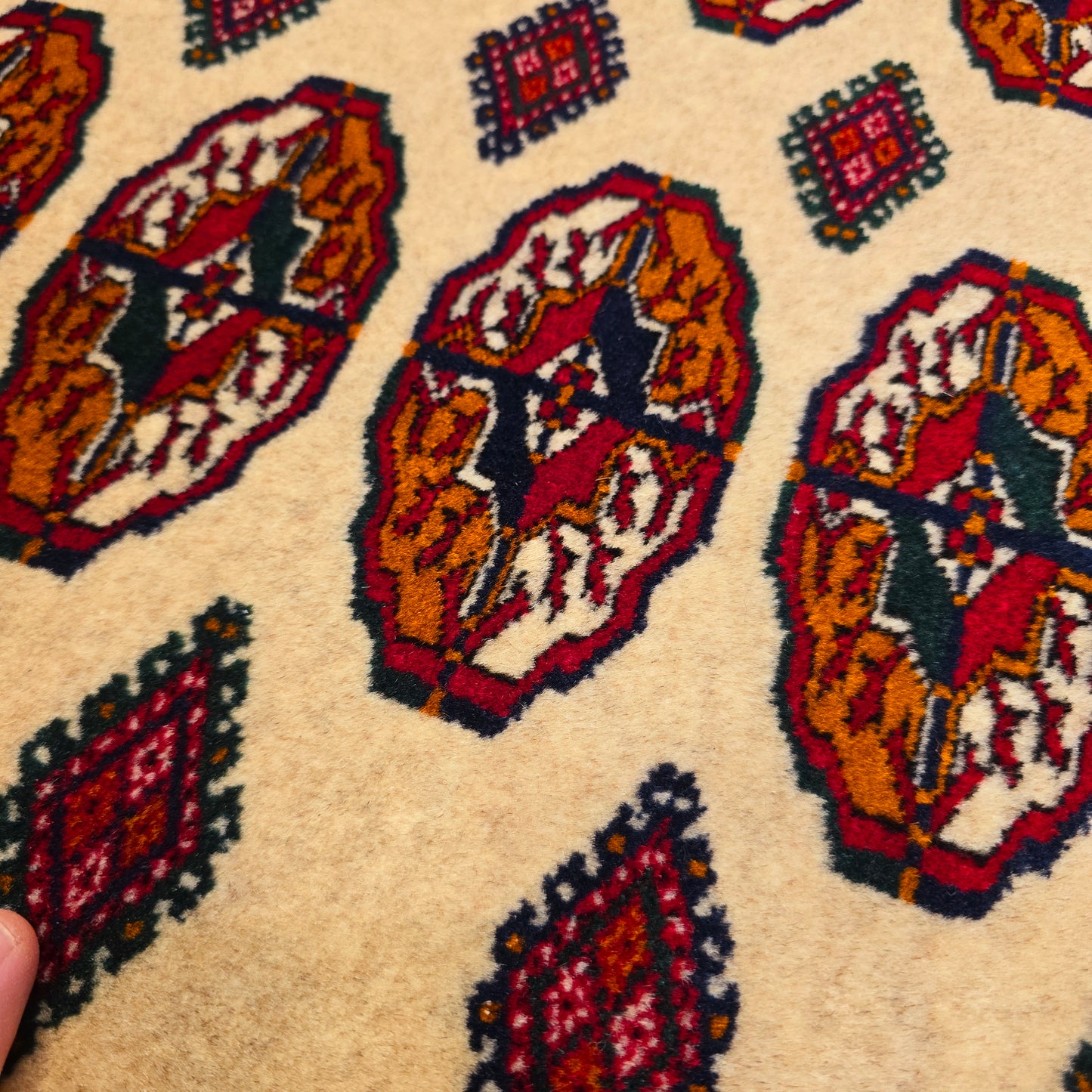 Turkmen Tekke Wool Rug 150x200 cm (5' x 7' ft) Beige