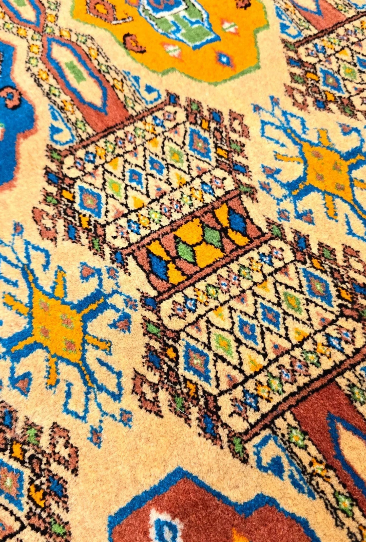 Türkmen Halısı El Dokuma Darvaza Yün Halısı 136 x 203cm (4.5' x 7' ft) Bej