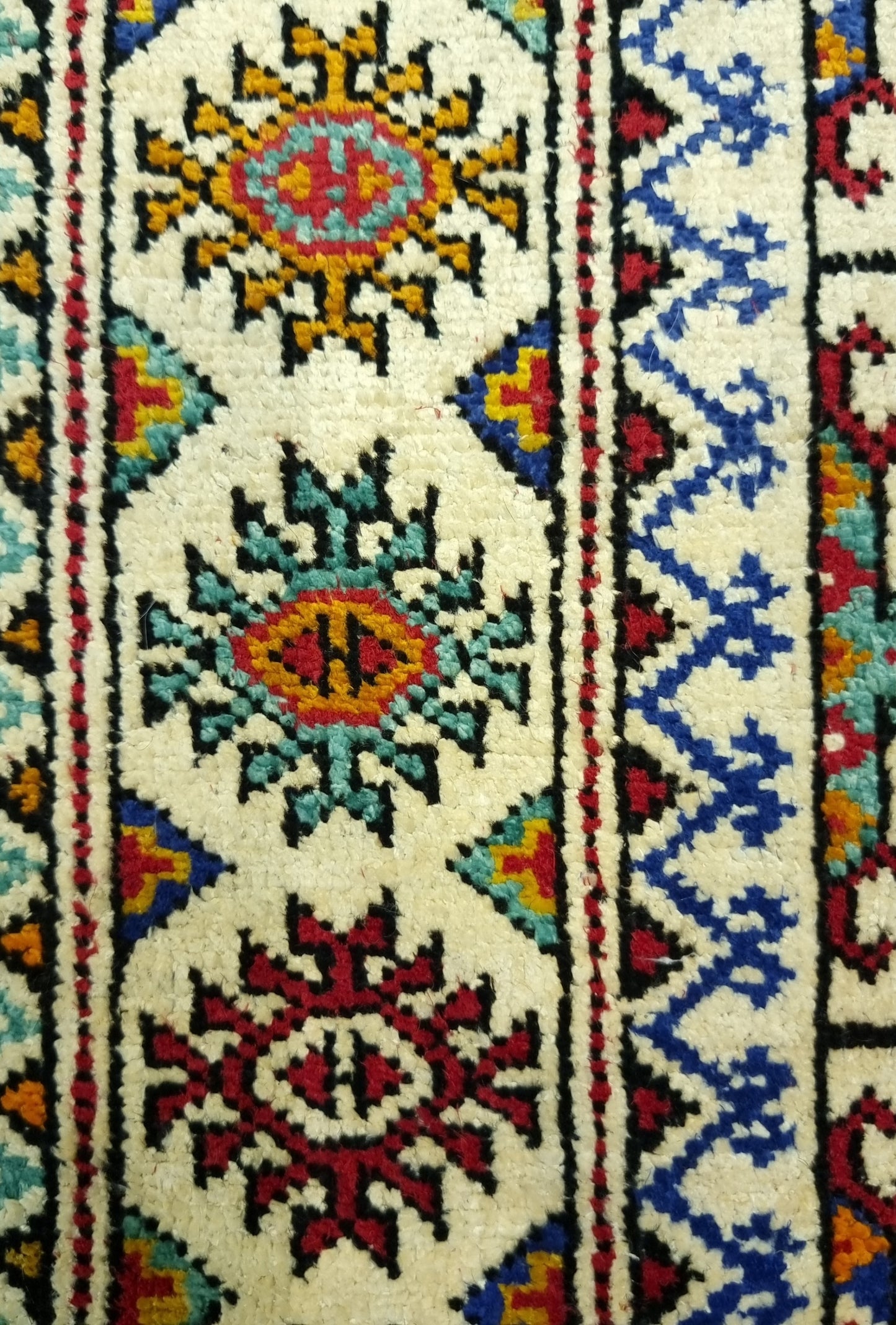 Handmade Turkoman Tekke Silk Rug 84 x 120 cm (3'x4' ft) Beige
