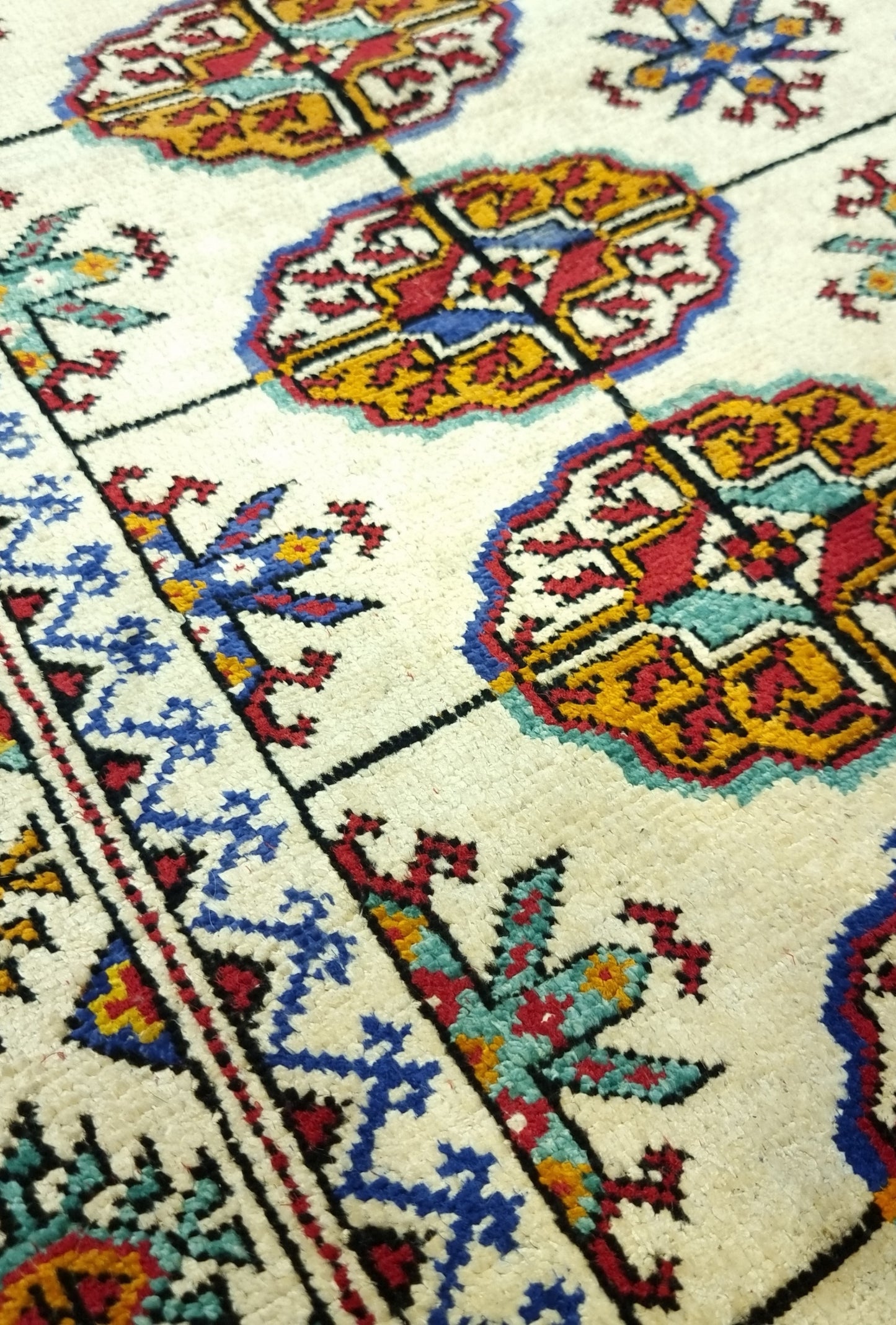 Handmade Turkoman Tekke Silk Rug 84 x 120 cm (3'x4' ft) Beige
