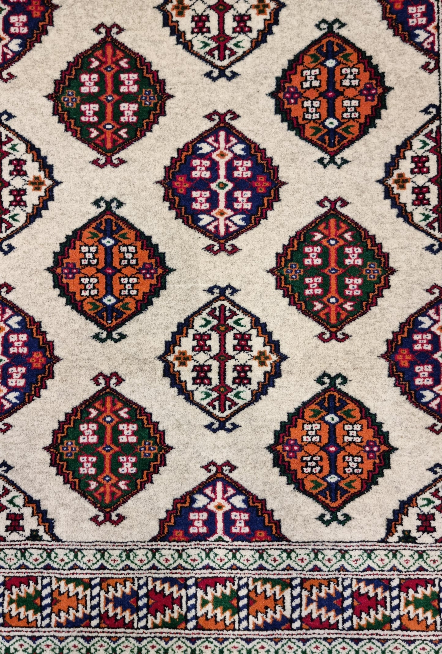 Turkoman Chaodor Oertmen Wool Rug 84x124 cm (3'x4' ft) Beige