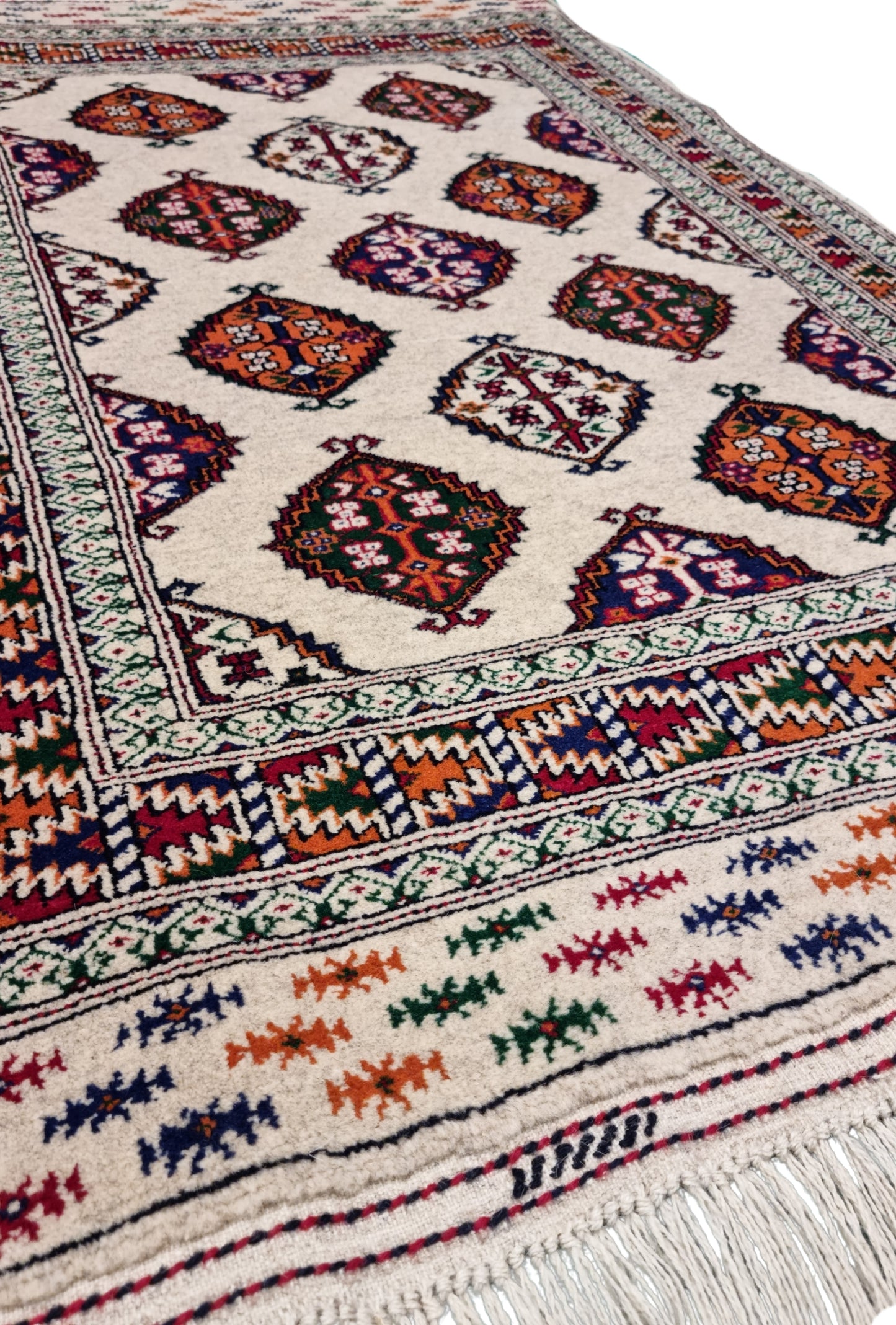 Turkoman Chaodor Oertmen Wool Rug 84x124 cm (3'x4' ft) Beige