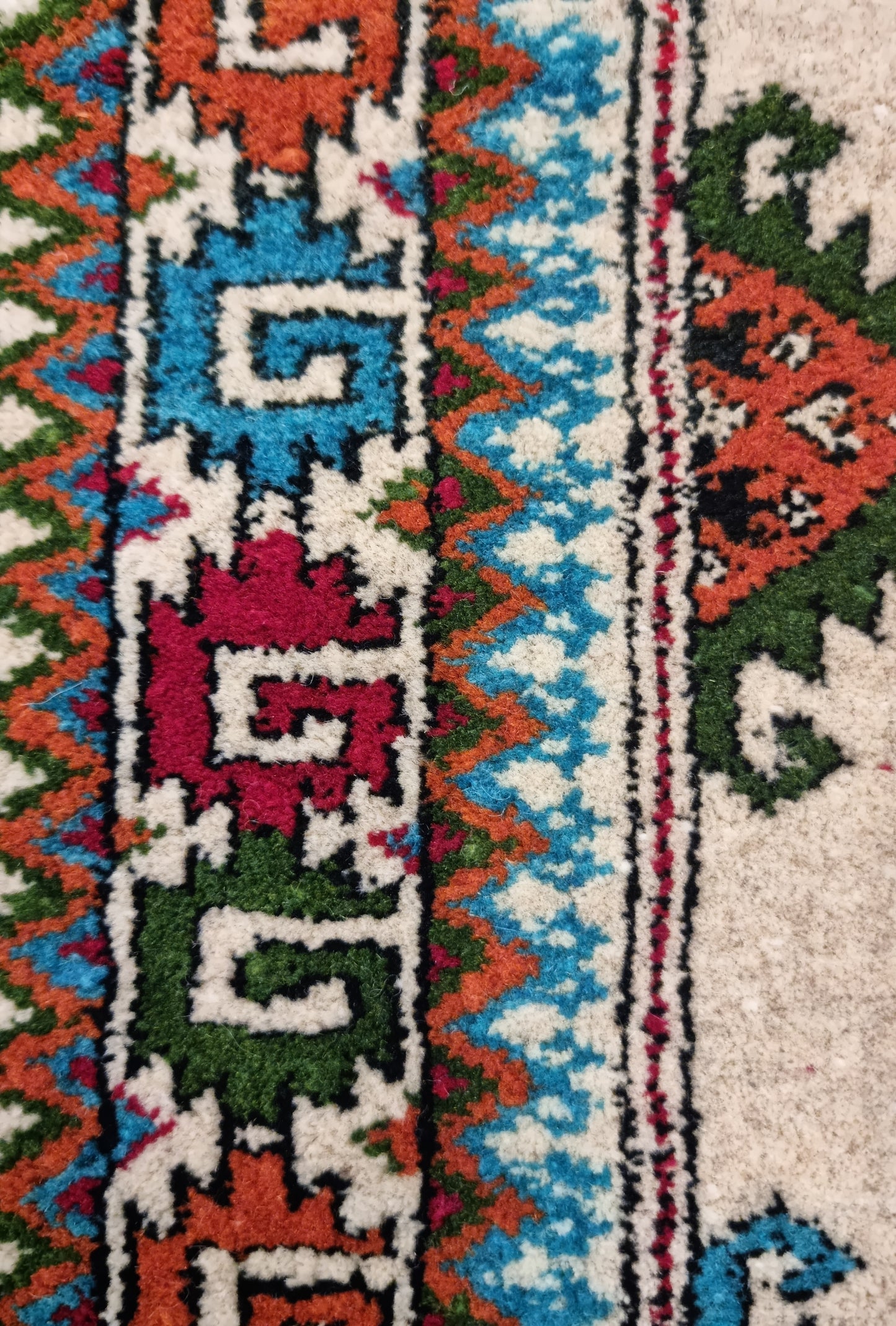 Turkoman Chaodor Oertmen Wool Rug 80x120 cm (3'x4' ft) Beige