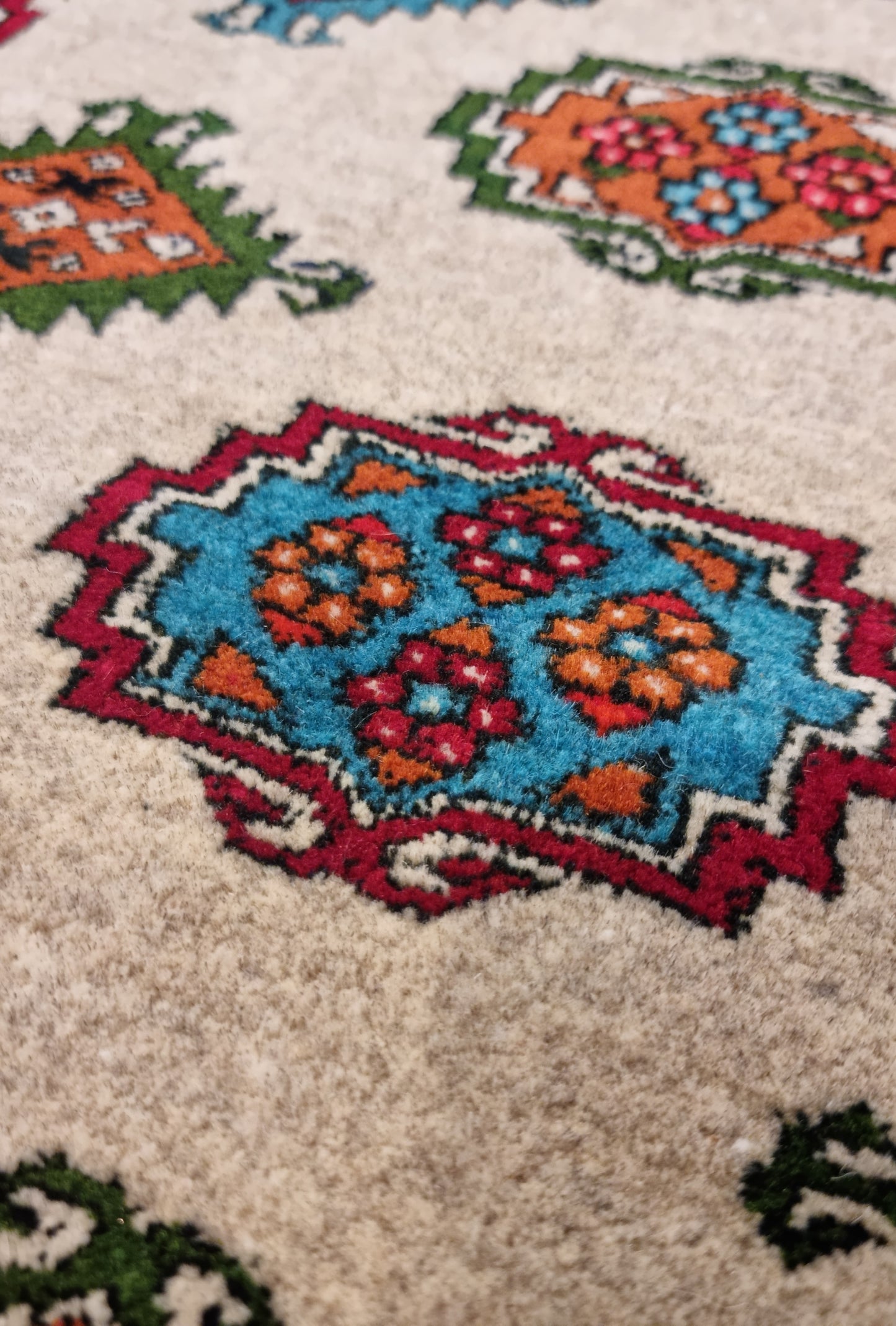 Turkoman Chaodor Oertmen Wool Rug 80x120 cm (3'x4' ft) Beige