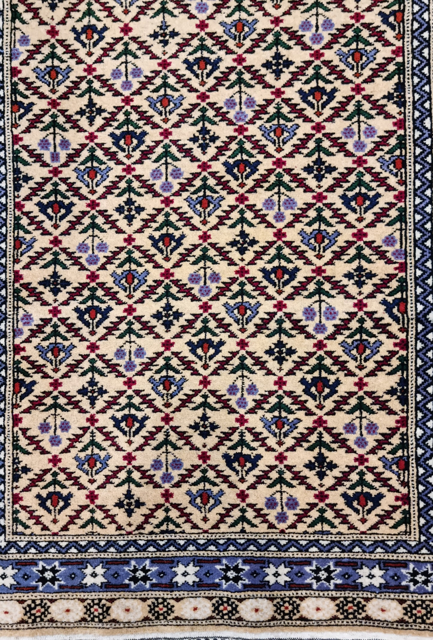 Persian Rug Shirvan Handknotted Wool Rug 80 x 123cm (3' x 4' ft) Beige