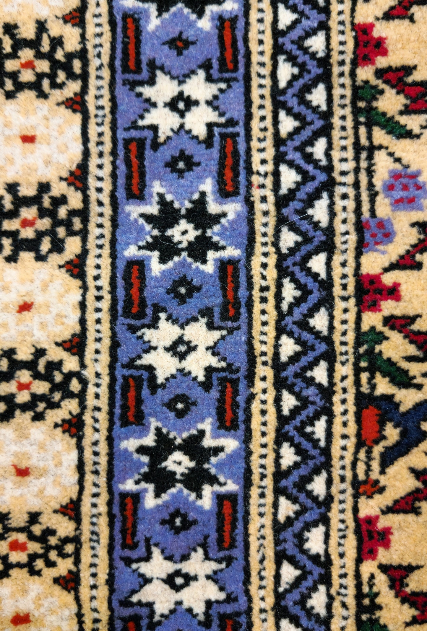 Persian Rug Shirvan Handknotted Wool Rug 80 x 123cm (3' x 4' ft) Beige