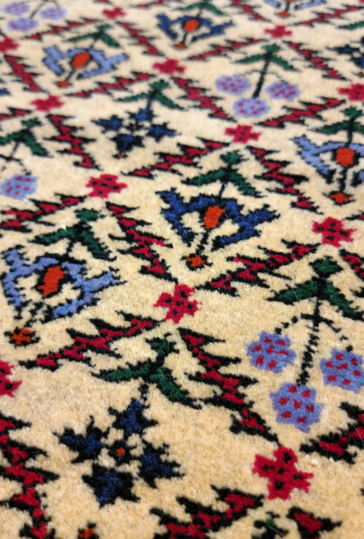 Persian Rug Shirvan Handknotted Wool Rug 80 x 123cm (3' x 4' ft) Beige