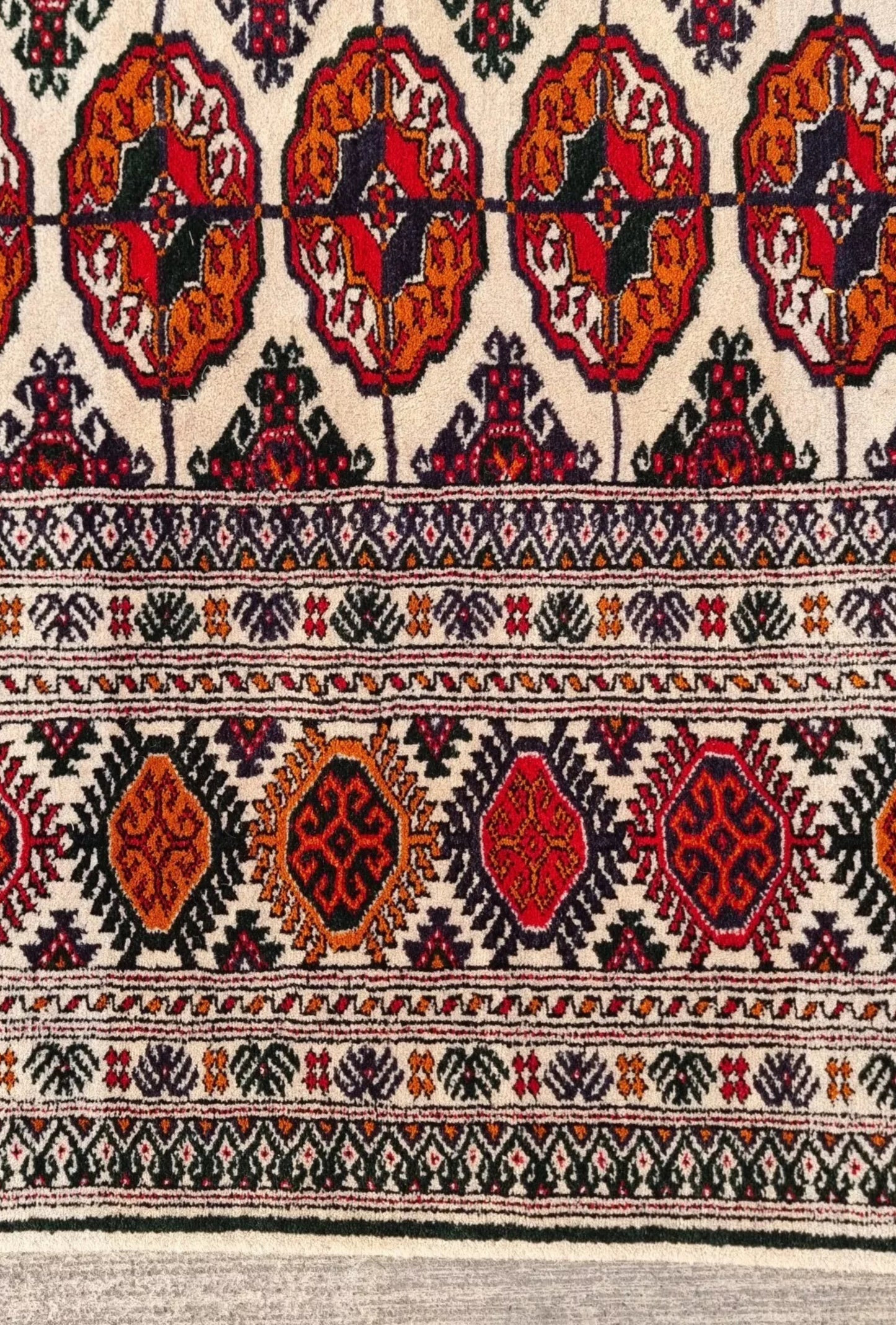 Tekke Wool Oriental Bokhara Rug 200 x 310 cm (7'x10' ft) Beige