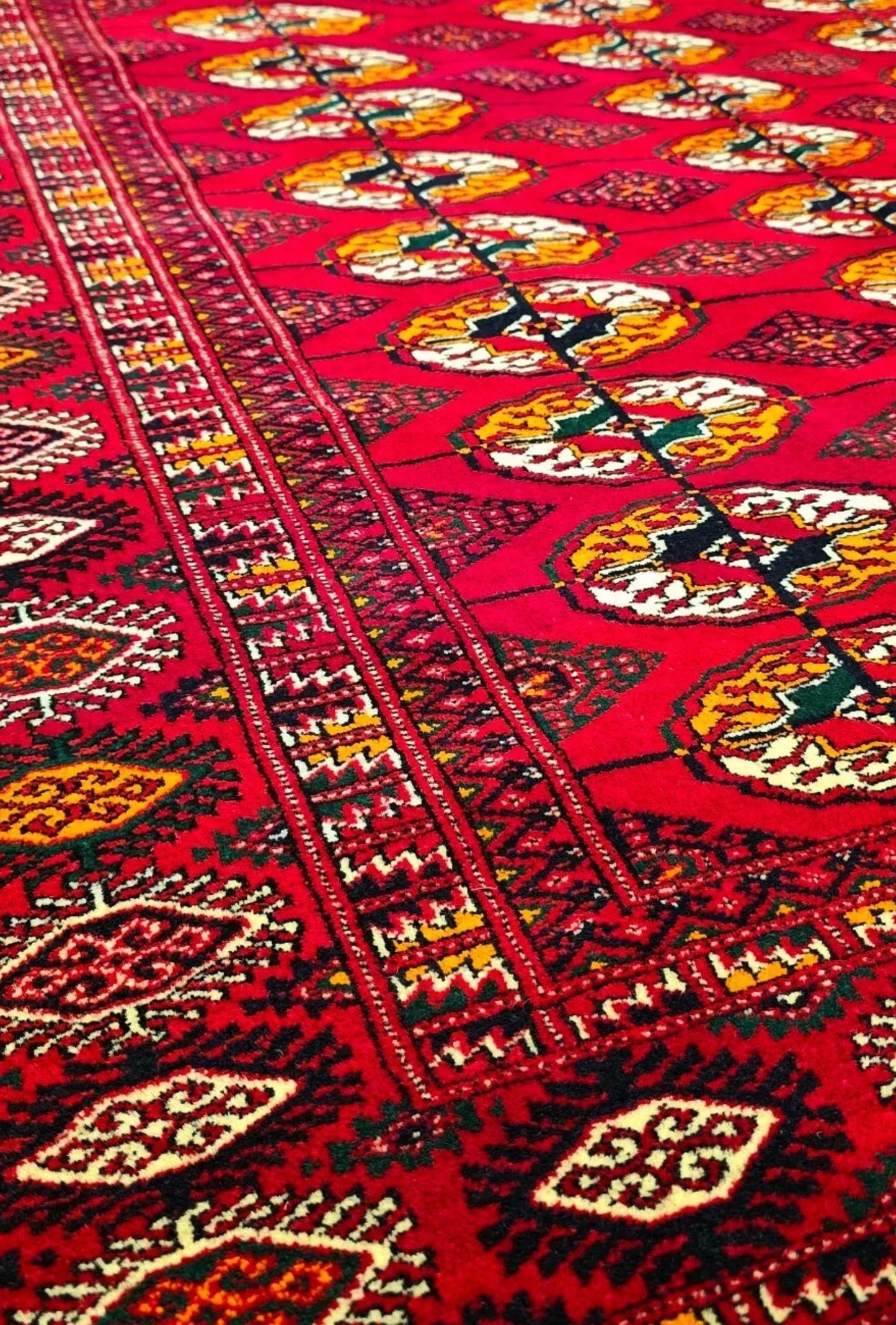Turkmen Bokhara Rug Handknotted Wool Rug 150 x 250cm (5' x 8' ft) Red