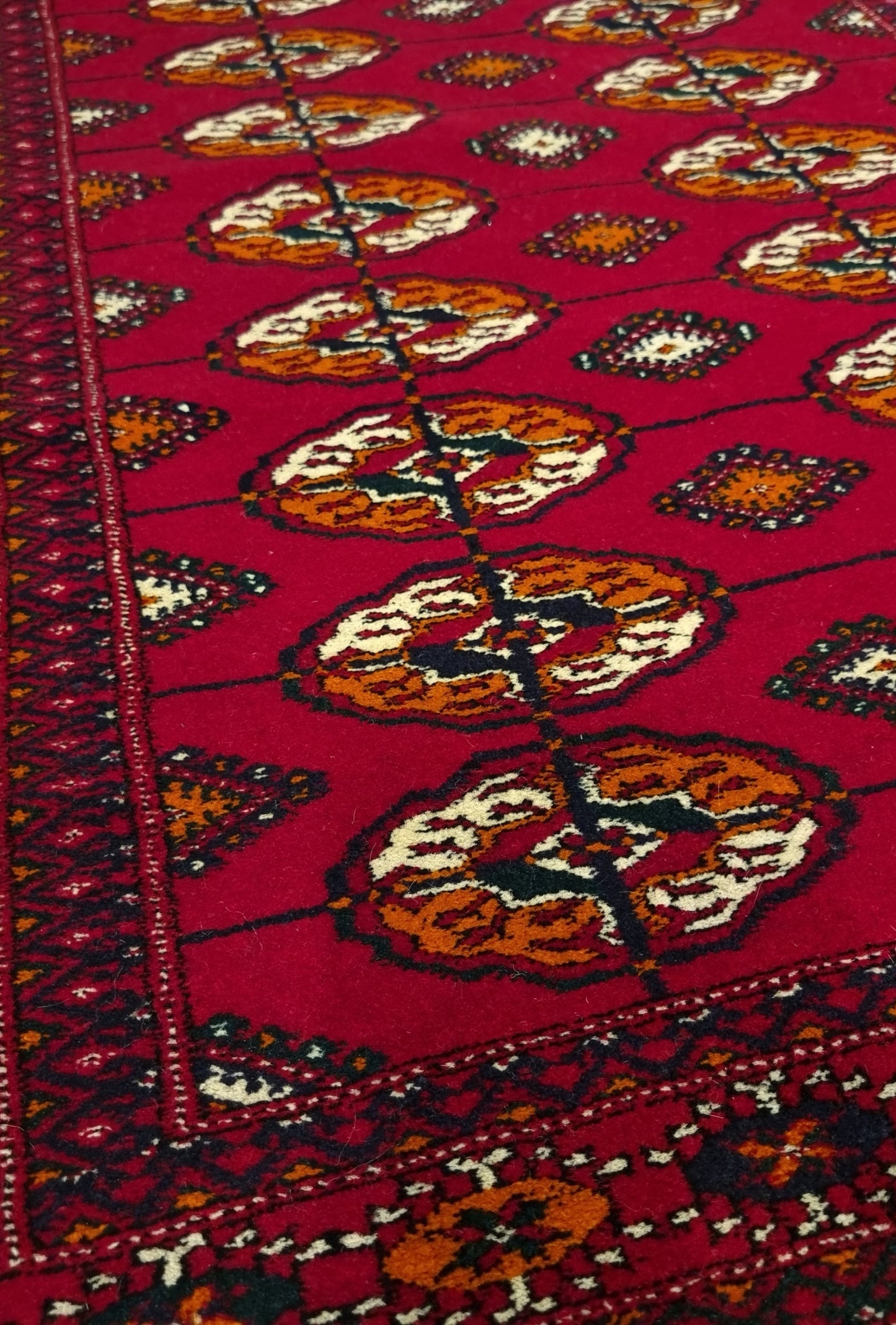 Handknotted Turkmen Rug Tekke Wool Rug 83 x 130 cm (3'x5' ft) Red