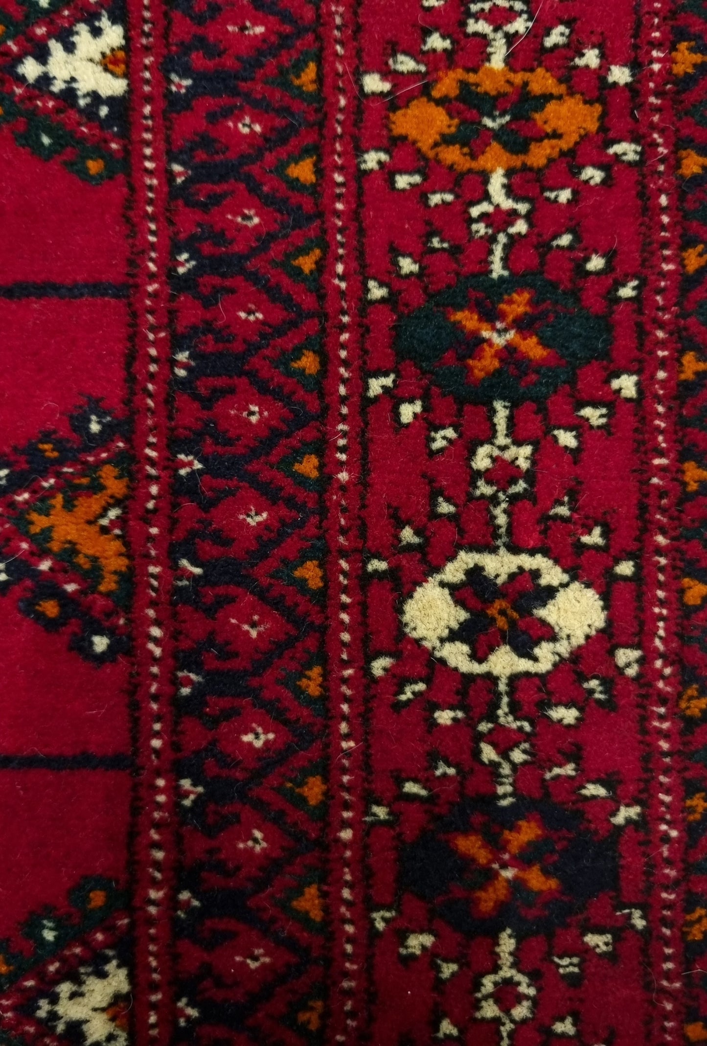 Handknotted Turkmen Rug Tekke Wool Rug 83 x 130 cm (3'x5' ft) Red
