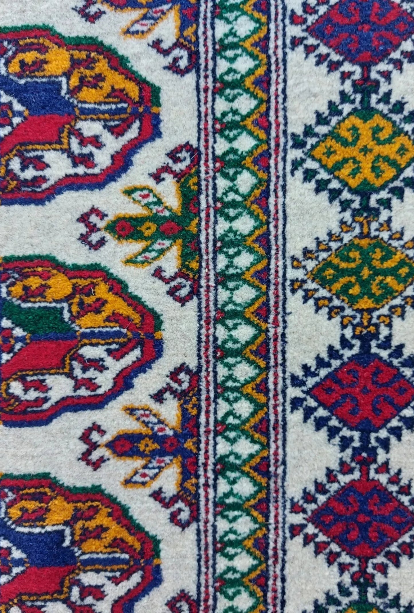 Turkmen Rug Bokhara Handknotted Wool Runner Rug 81 x 197cm (2.7' x 6.6' ft) White