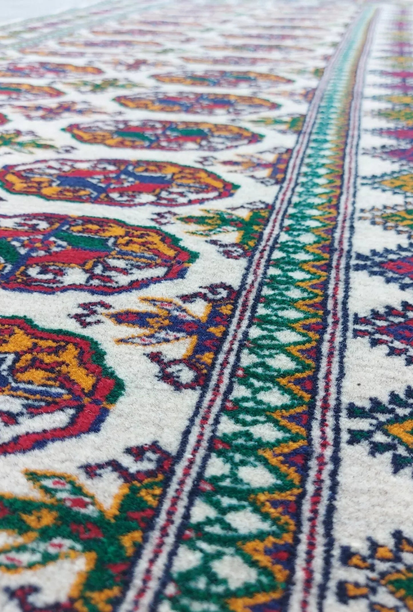 Turkmen Rug Bokhara Handknotted Wool Runner Rug 81 x 197cm (2.7' x 6.6' ft) White