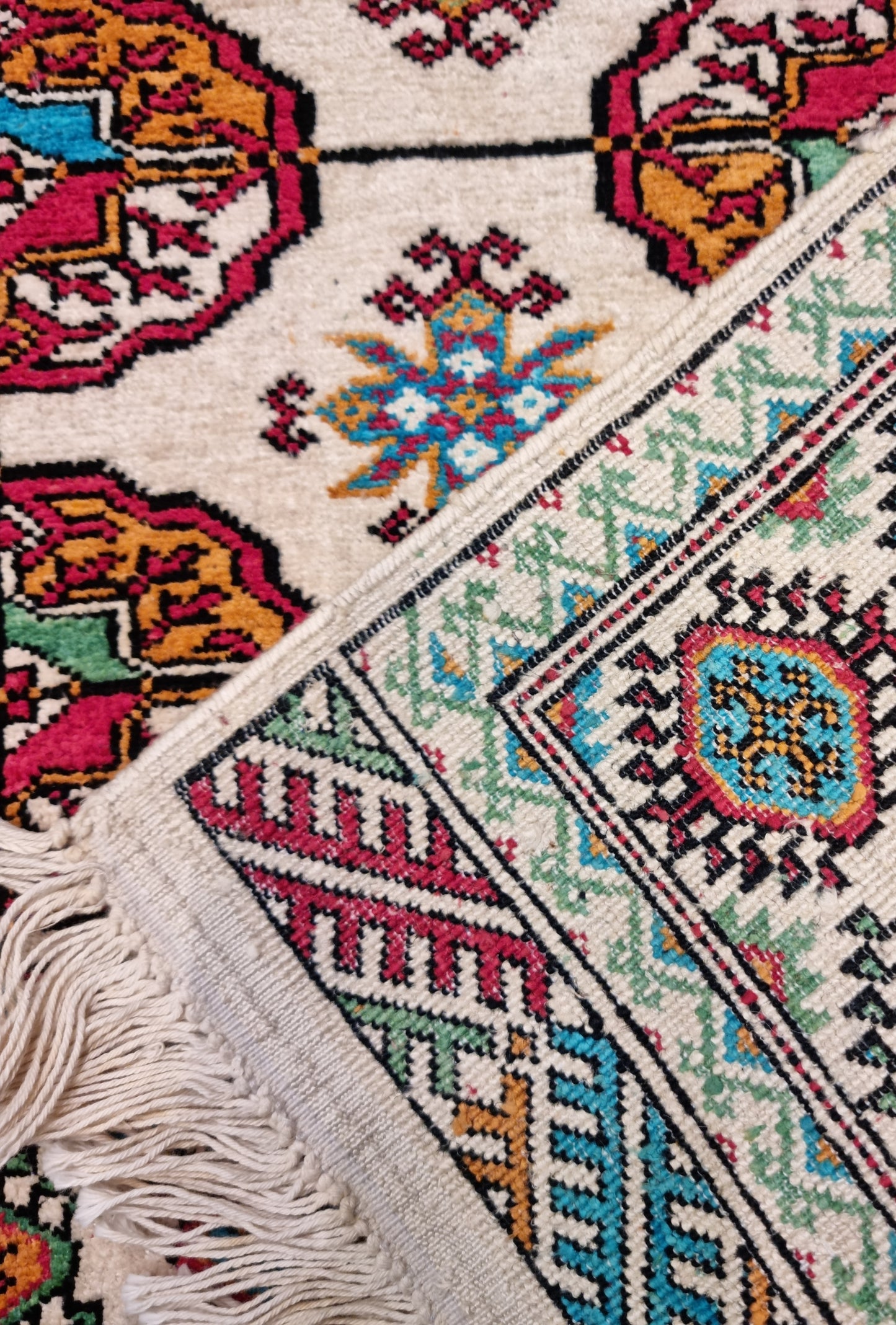 Handmade Turkoman Tekke Silk Rug 74 x 130 cm (3'x5' ft) Beige