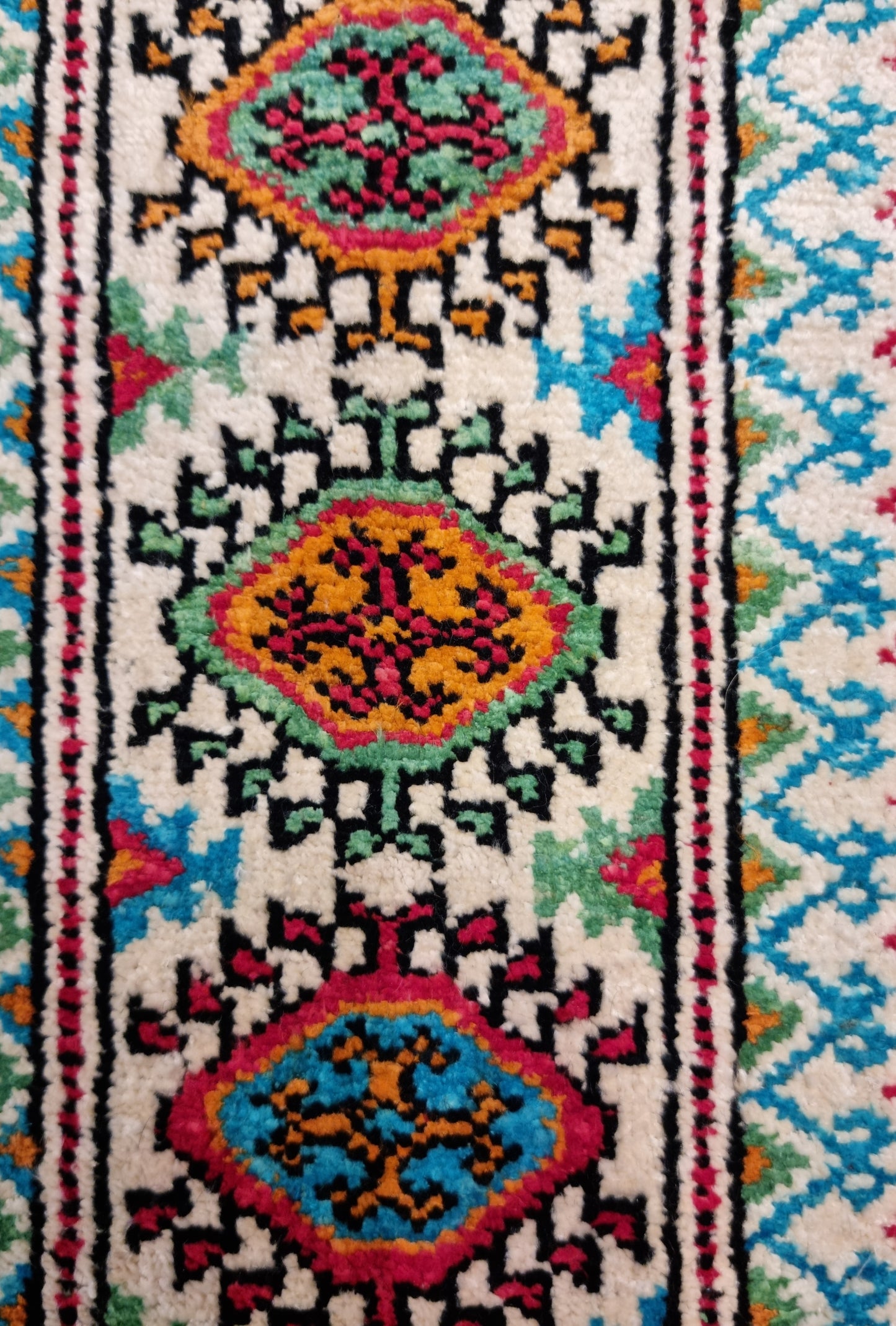 Handmade Turkoman Tekke Silk Rug 74 x 130 cm (3'x5' ft) Beige