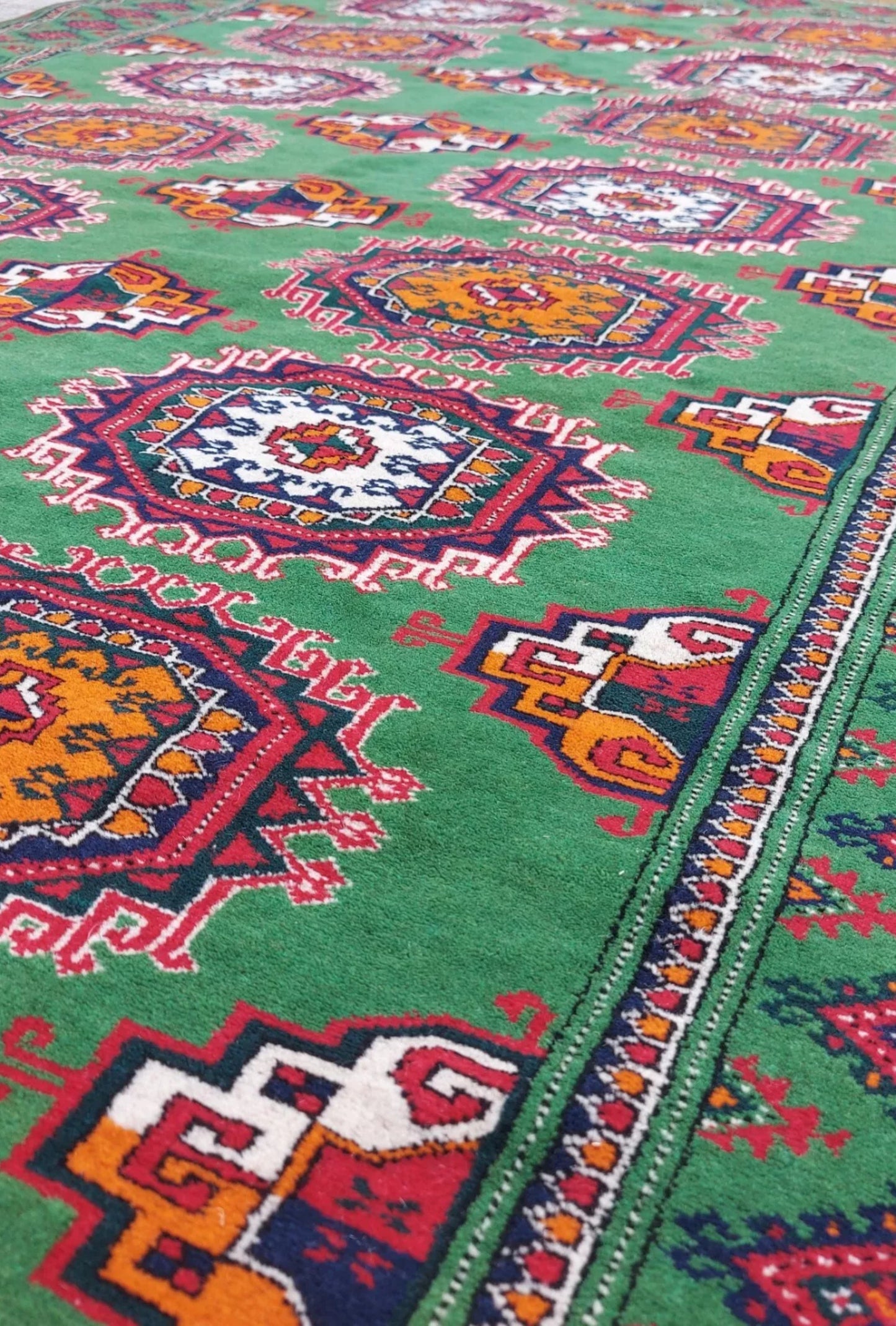 Turkmen Sarouk Rug Handknotted Wool Rug 140x 215cm (4.7' x 7' ft) Green