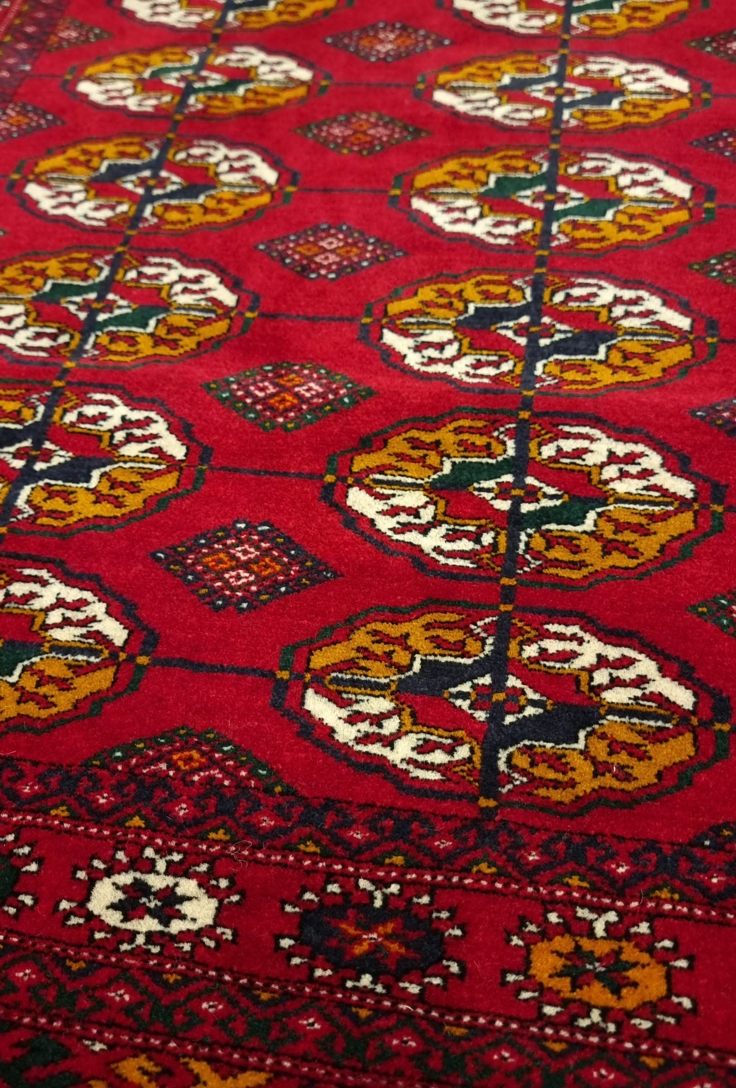 Handknotted Turkmen Rug Tekke Wool Rug 80 x 120 cm (3'x4' ft) Red