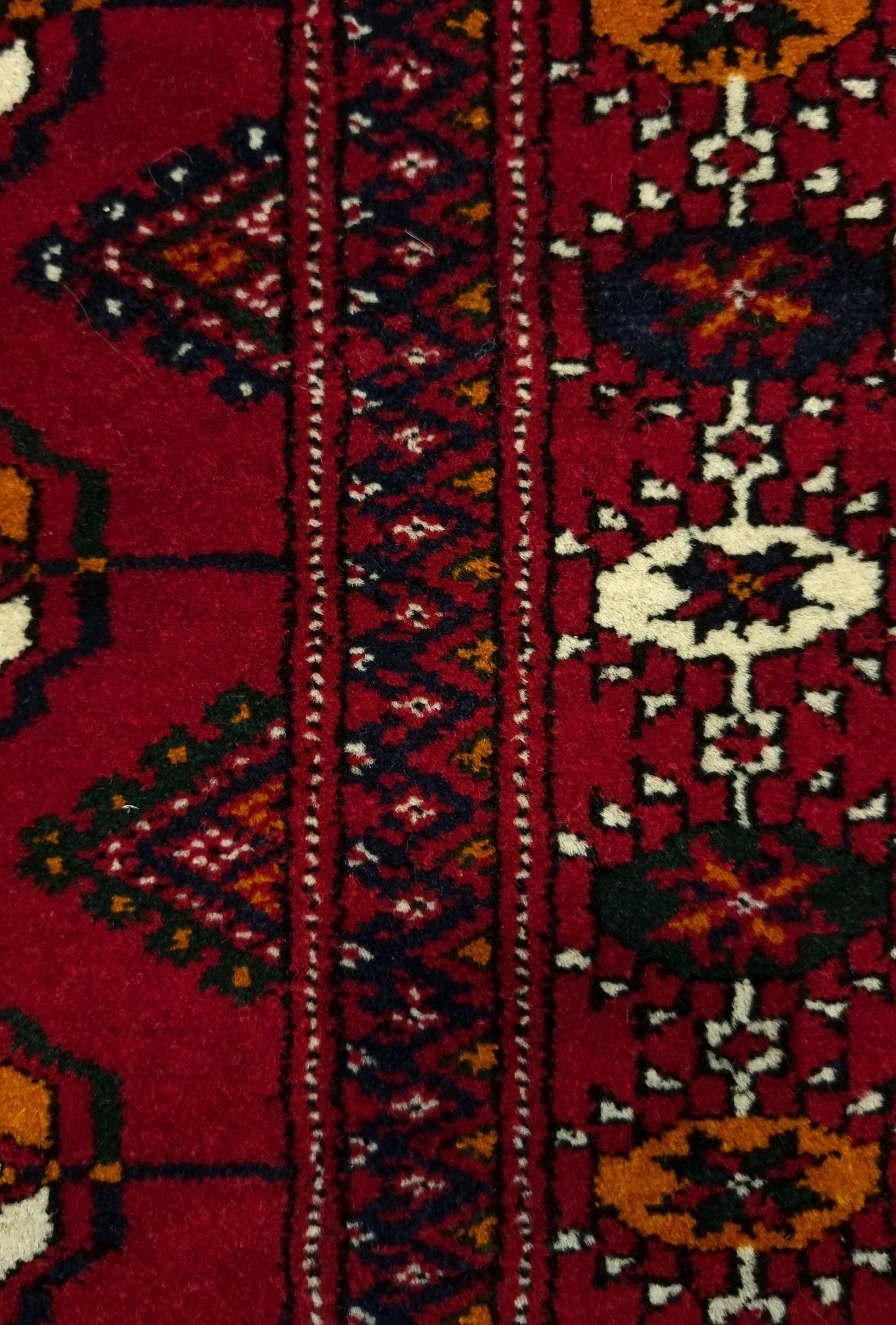 Handknotted Turkmen Rug Tekke Wool Rug 80 x 121 cm (3'x4' ft) Red