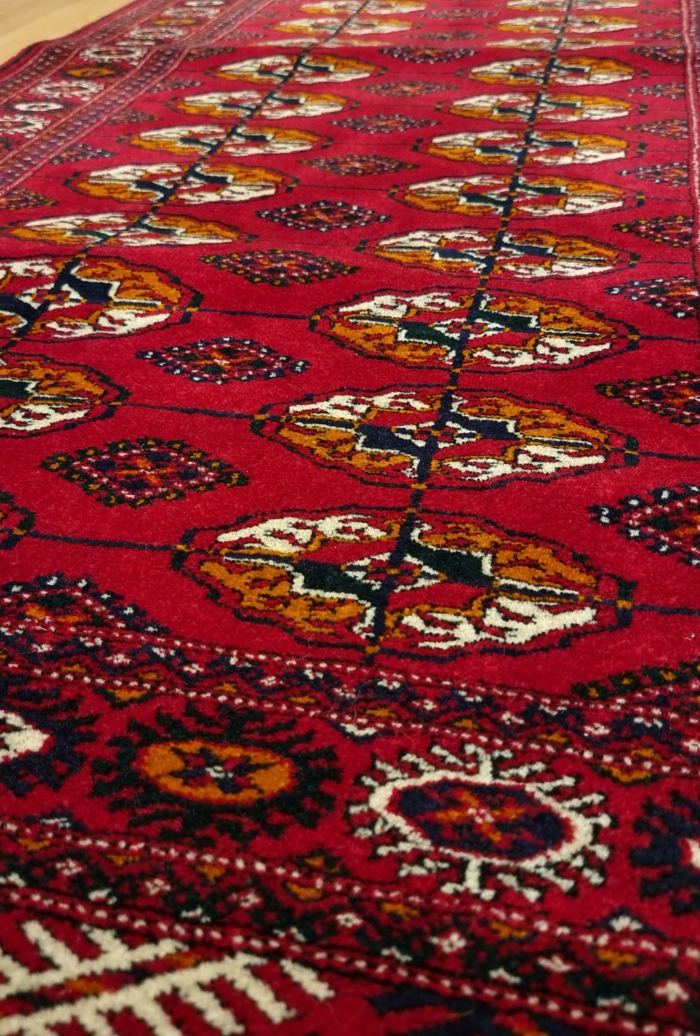 Handknotted Turkmen Rug Tekke Wool Rug 82 x 182 cm (3'x6' ft) Red