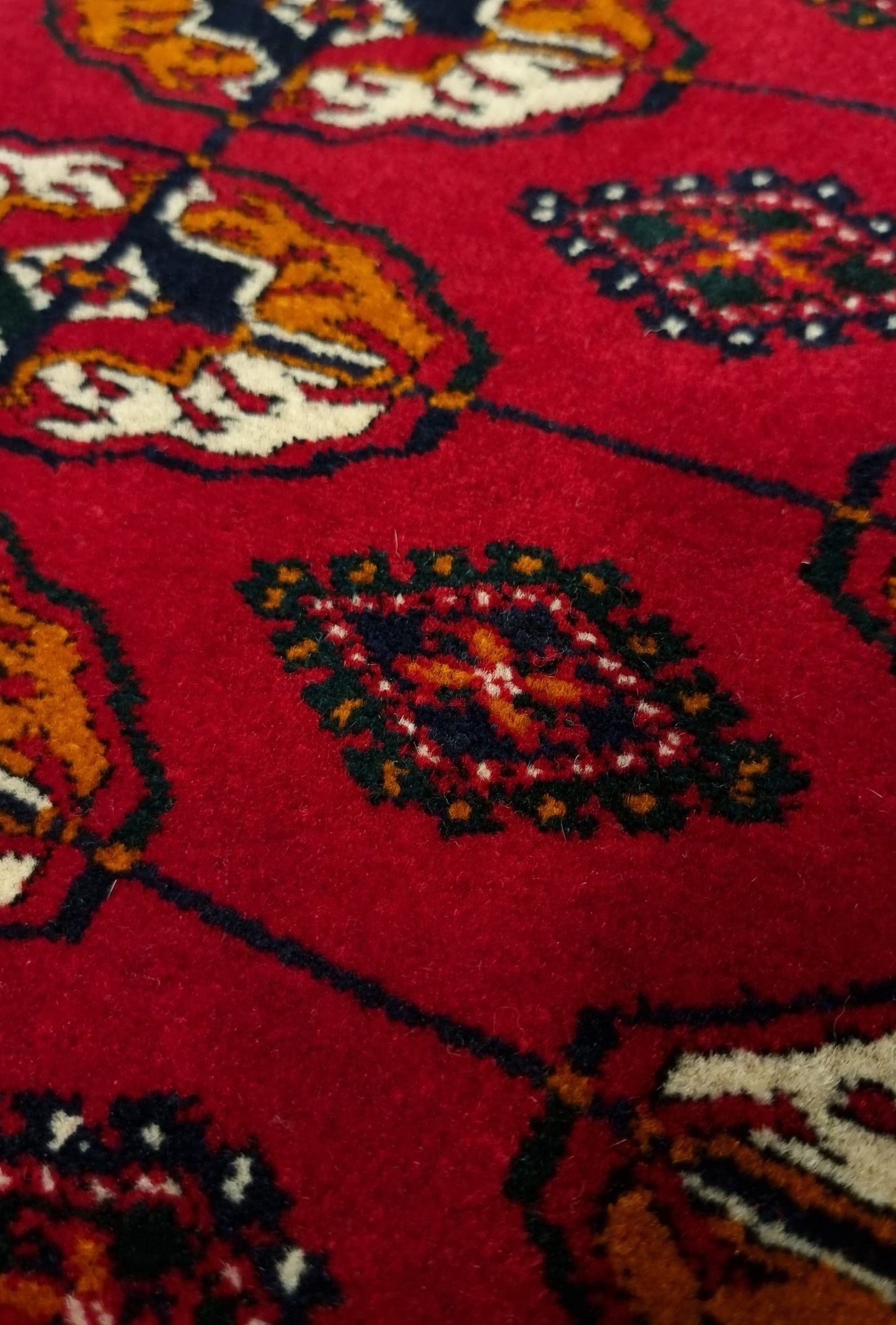 Handknotted Turkmen Rug Tekke Wool Rug 82 x 182 cm (3'x6' ft) Red