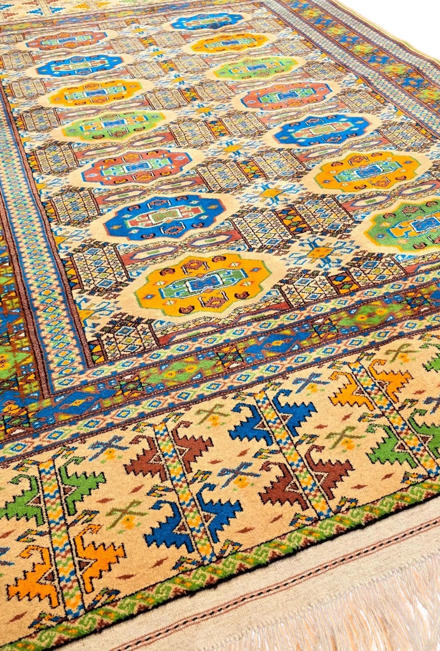 Türkmen Halısı El Dokuma Darvaza Yün Halısı 136 x 203cm (4.5' x 7' ft) Bej