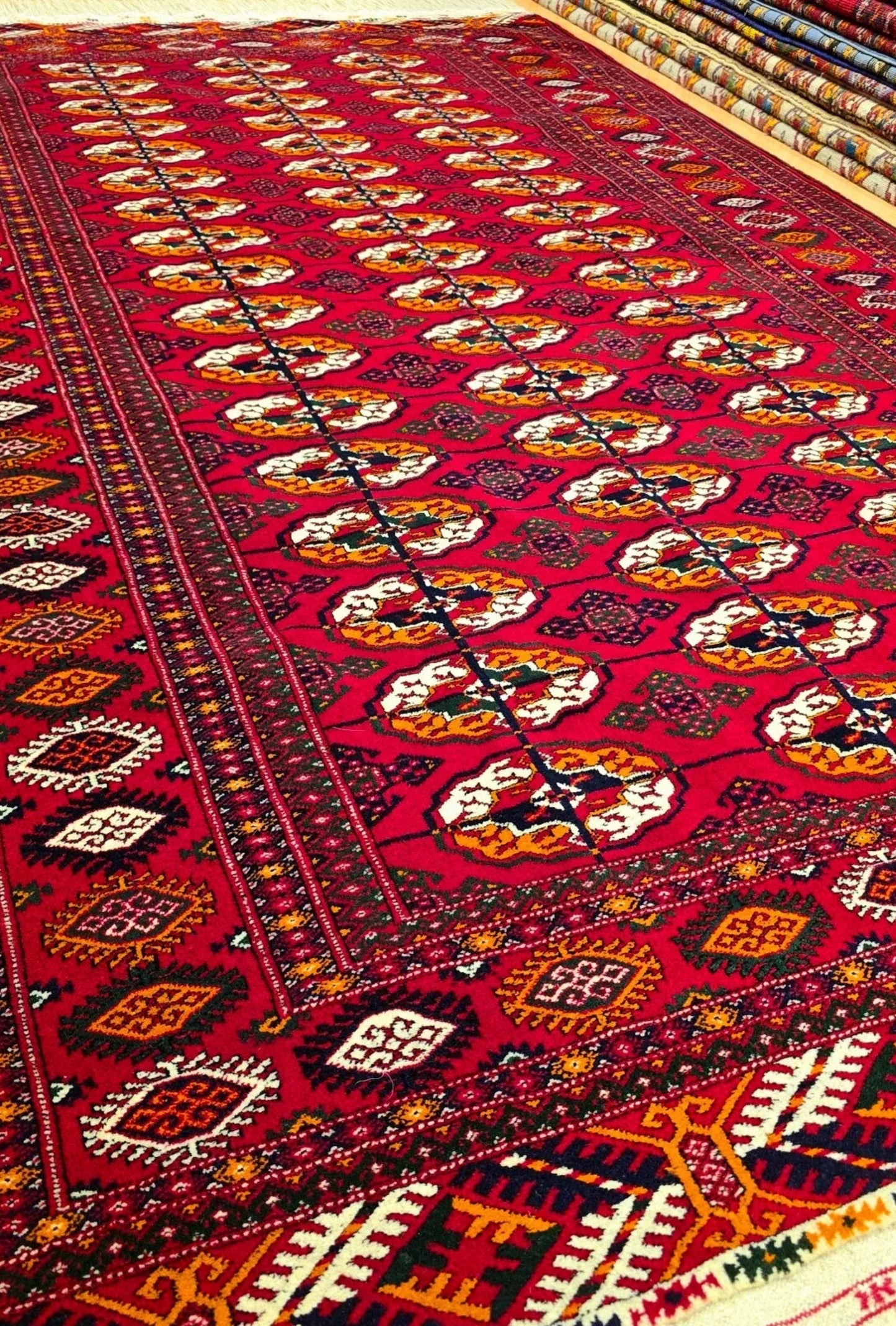 Turkoman Rug Handknotted Oriental Wool Rug 143 x 235cm (4.7' x 7.6' ft) Red