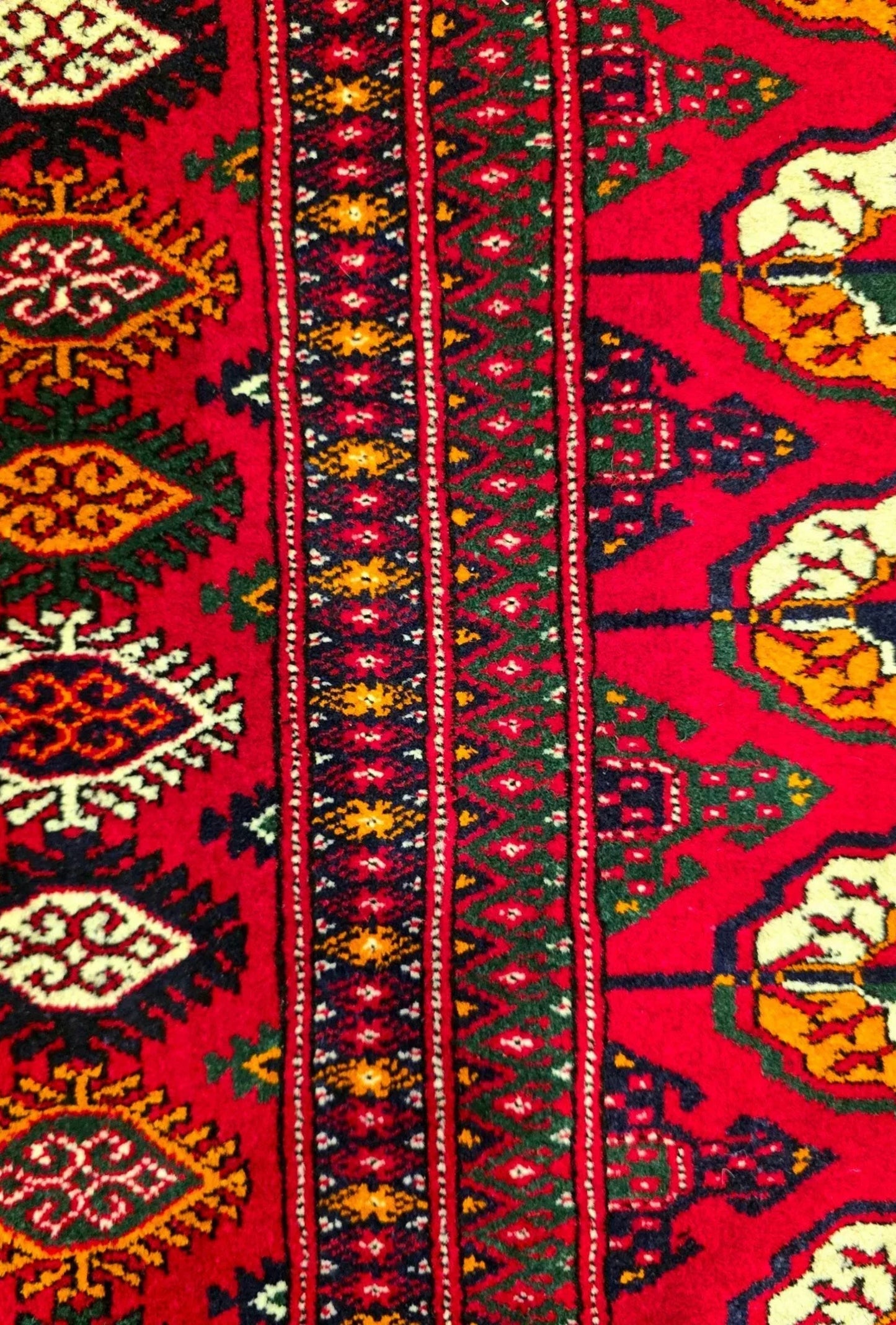 Turkoman Rug Handknotted Oriental Wool Rug 143 x 235cm (4.7' x 7.6' ft) Red