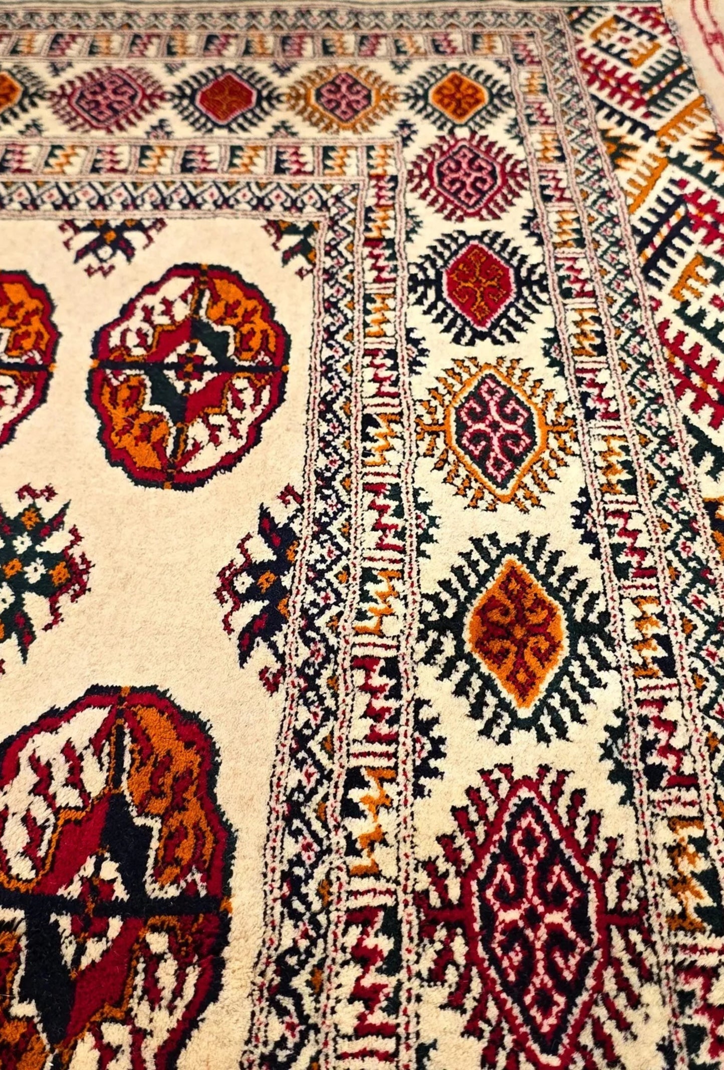 Türkmen Halısı El Dokuma Yün Halı 153 x 200cm (5' x 7' ft) Bej