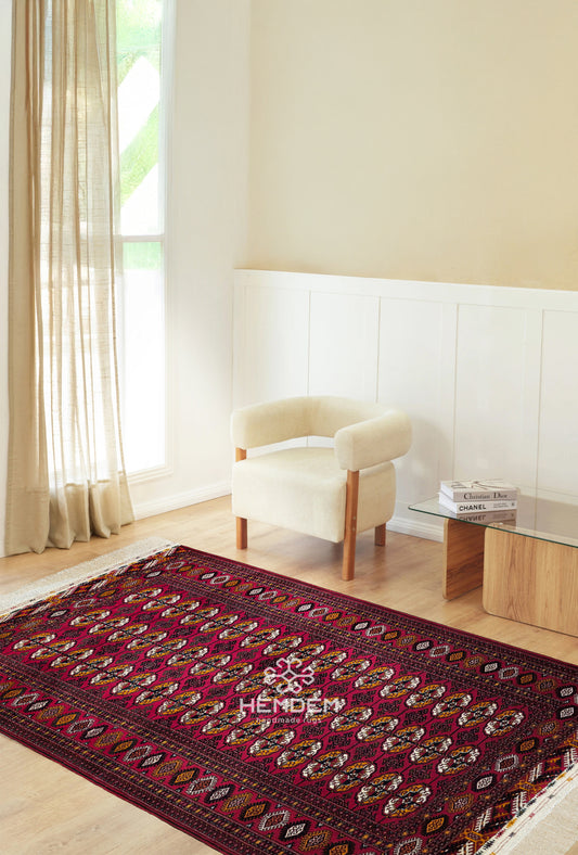 Turkoman Rug Handknotted Oriental Wool Rug 143 x 235cm (4.7' x 7.6' ft) Red