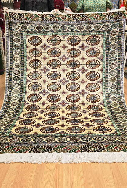 Handmade Turkoman Oriental Tekke Silk Rug 153 x 205 cm (5'x 7' ft) Beige