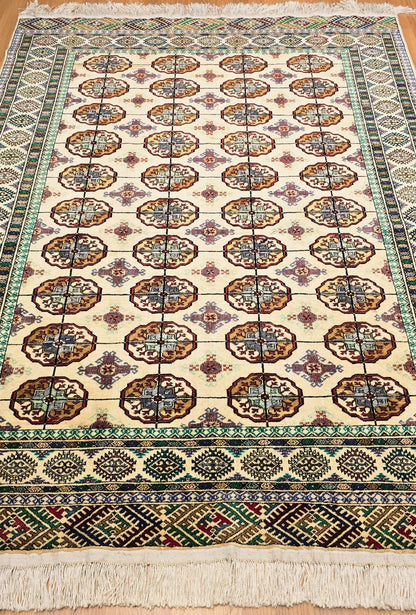 Handmade Turkoman Oriental Tekke Silk Rug 153 x 205 cm (5'x 7' ft) Beige
