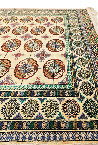 Handmade Turkoman Oriental Tekke Silk Rug 153 x 205 cm (5'x 7' ft) Beige