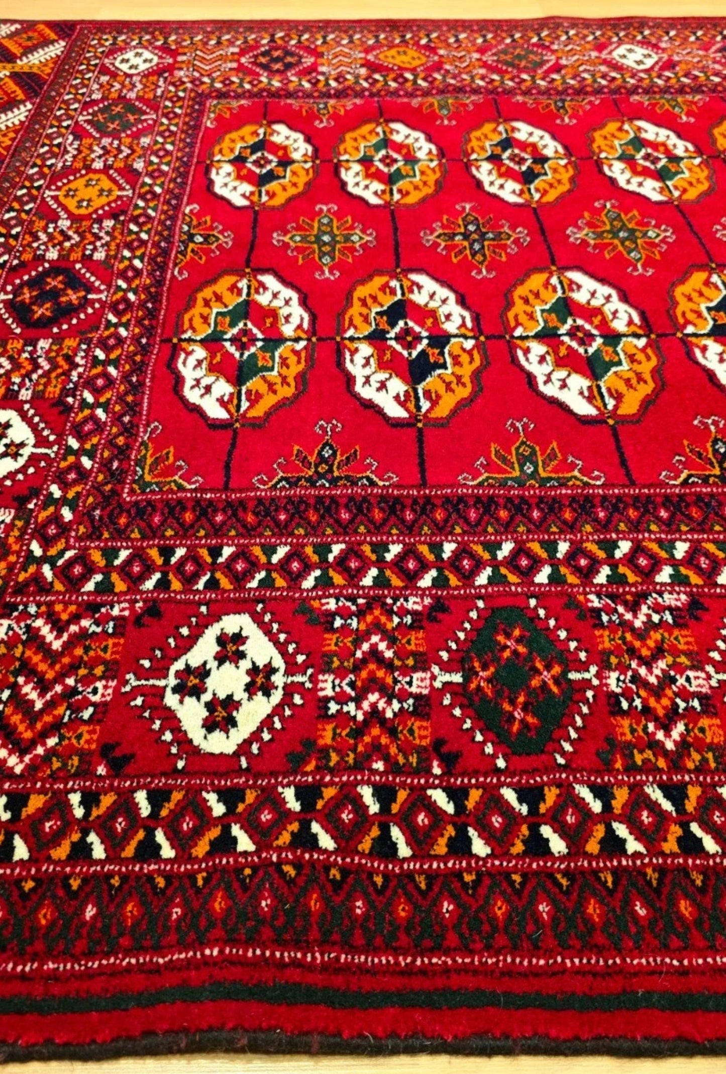 Bokhara Wool Handmade Luxury Oriental Area Rug 140 - 220cm(4'6 x 7'2 ft) Red