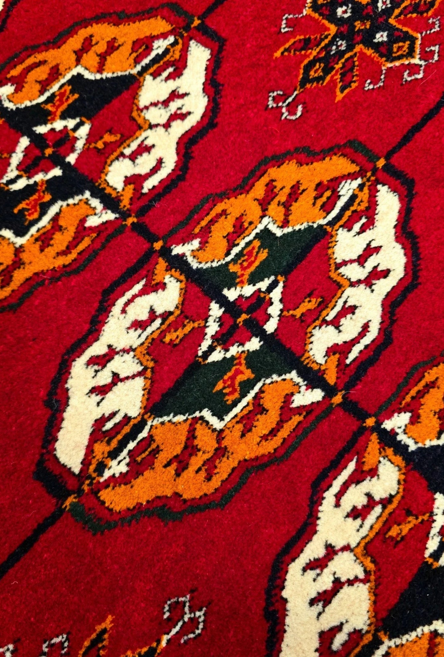 Bokhara Wool Handmade Luxury Oriental Area Rug 140 - 220cm(4'6 x 7'2 ft) Red