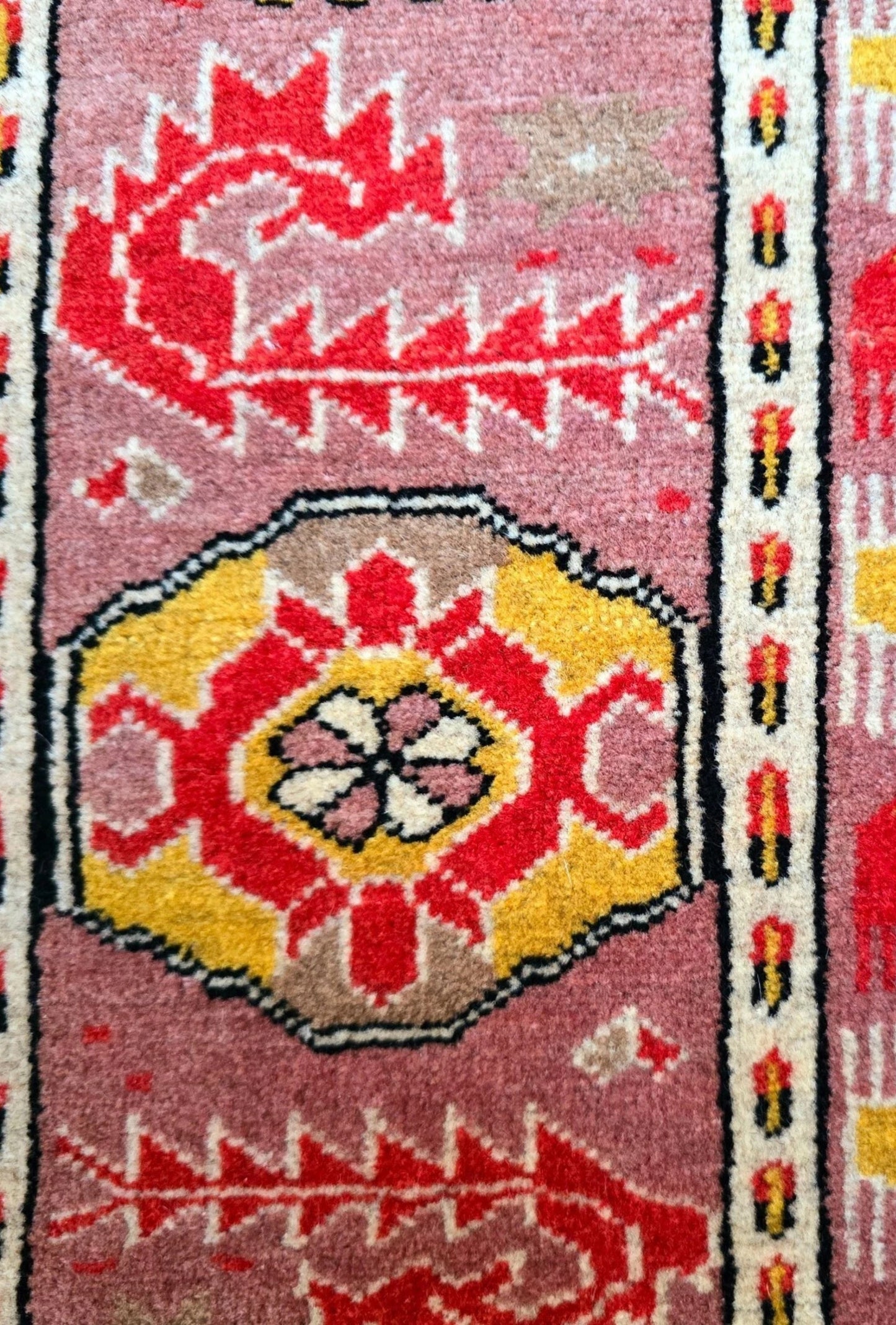 Ersari Beshir Handknotted Wool Rug 200x300cm (7' x 10' ft) Beige