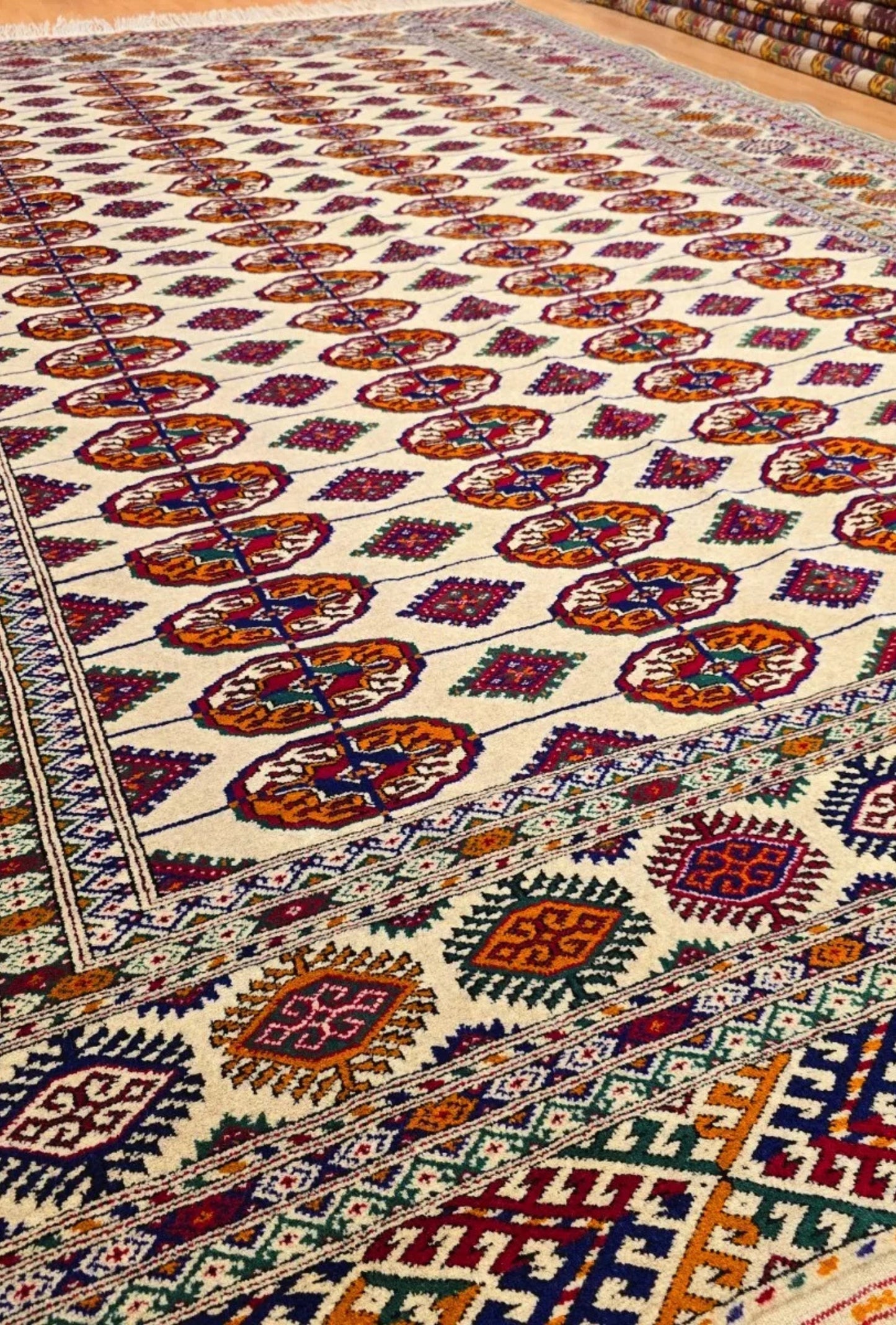 Hand Knotted Bukhara Beige Wool Area Rug - Turkoman Carpet 200 x 300cm (7' x 10' ft) Beige