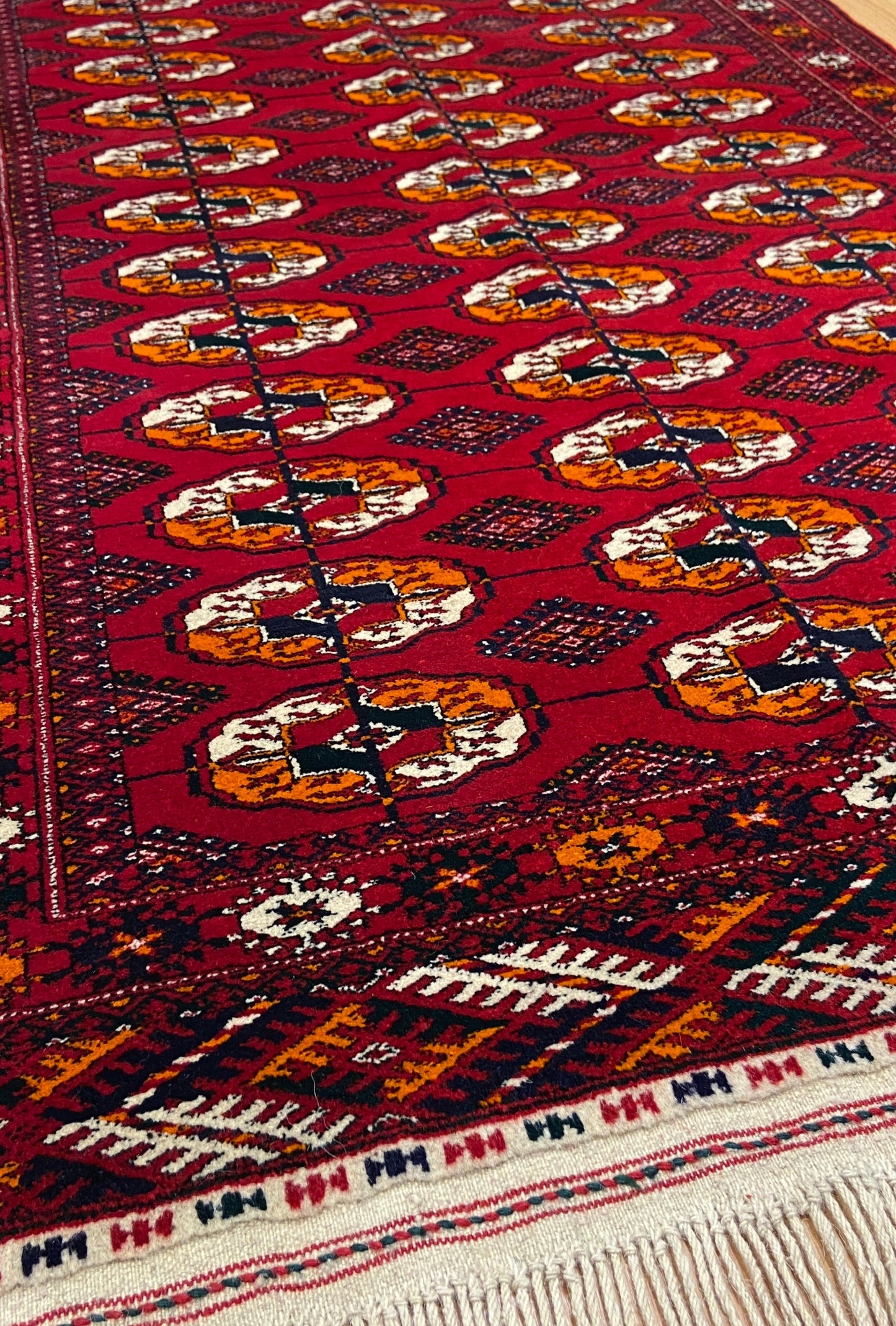 Handknotted Turkmen Rug Tekke Wool Rug 100 x 154 cm (3'x5' ft) Red