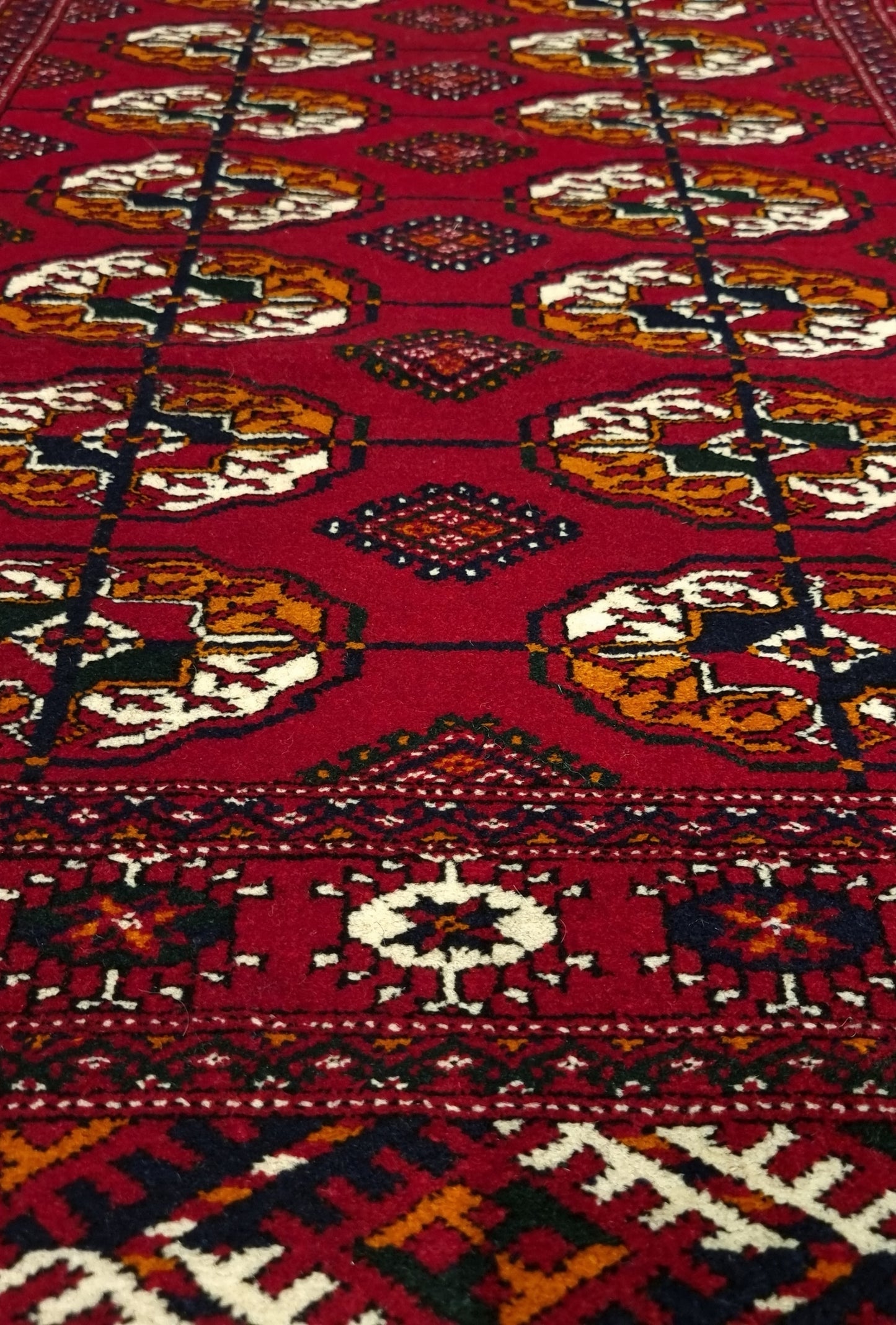 Handknotted Turkmen Rug Tekke Wool Rug 81 x 127 cm (3'x4' ft) Red