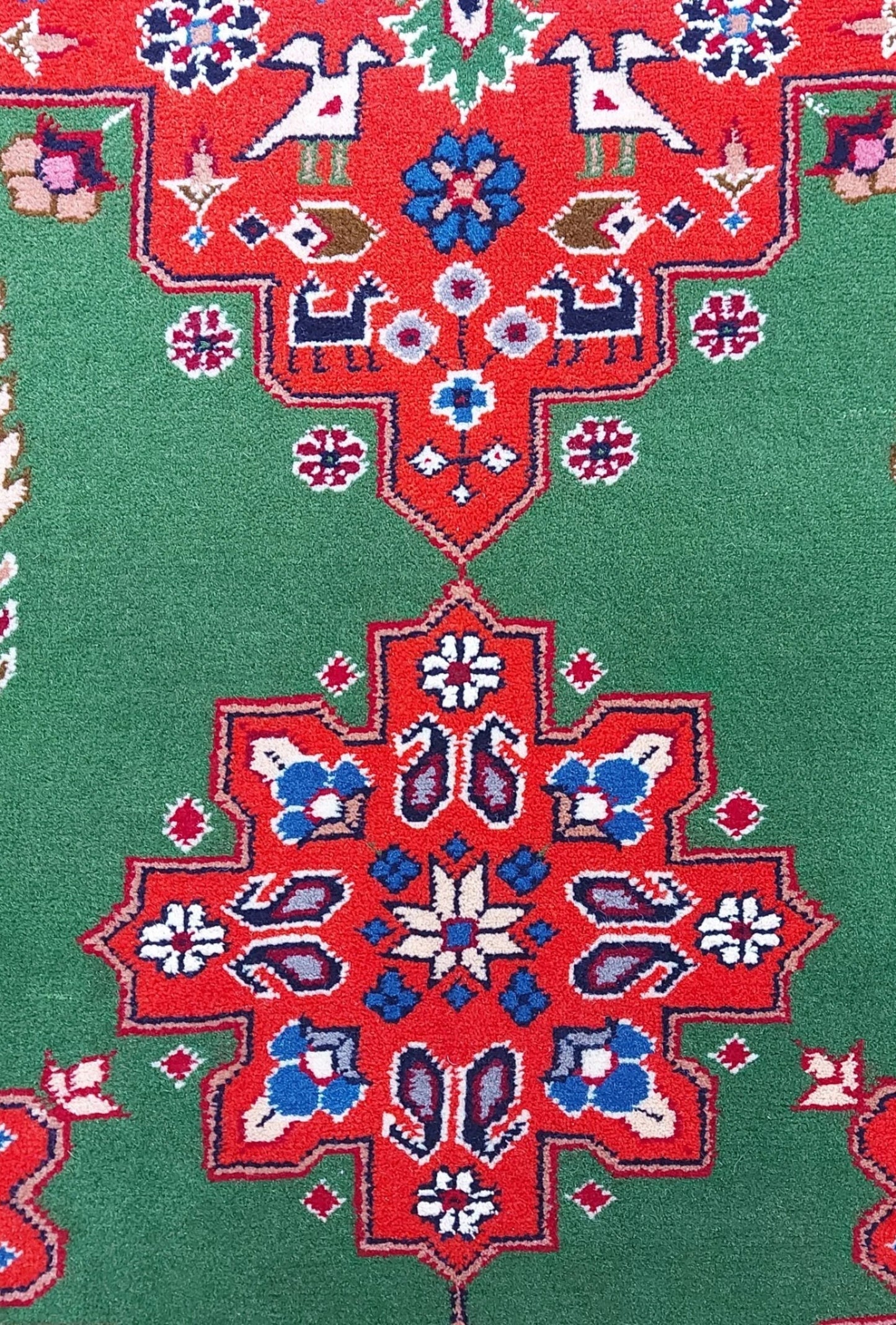 Persian Rug Heriz Handknotted Wool Rug 136 x 200cm (4.5' x 6.5' ft) Green