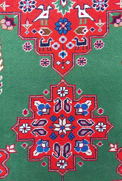 Persian Rug Heriz Handknotted Wool Rug 136 x 200cm (4.5' x 6.5' ft) Green