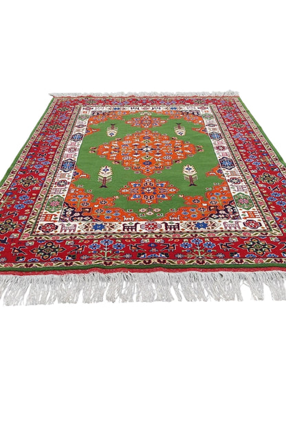 Persian Rug Heriz Handknotted Wool Rug 136 x 200cm (4.5' x 6.5' ft) Green