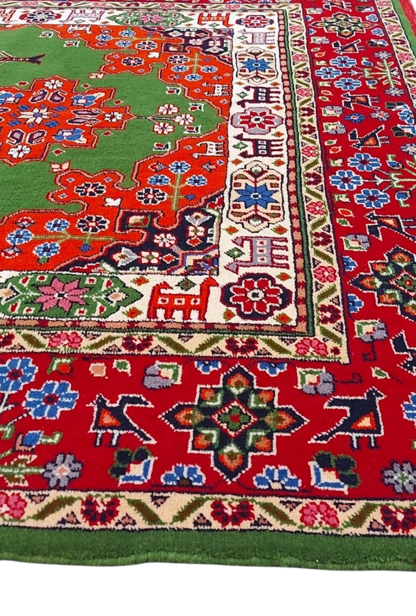 Persian Rug Heriz Handknotted Wool Rug 136 x 200cm (4.5' x 6.5' ft) Green