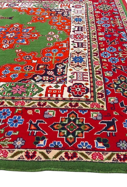 Persian Rug Heriz Handknotted Wool Rug 136 x 200cm (4.5' x 6.5' ft) Green