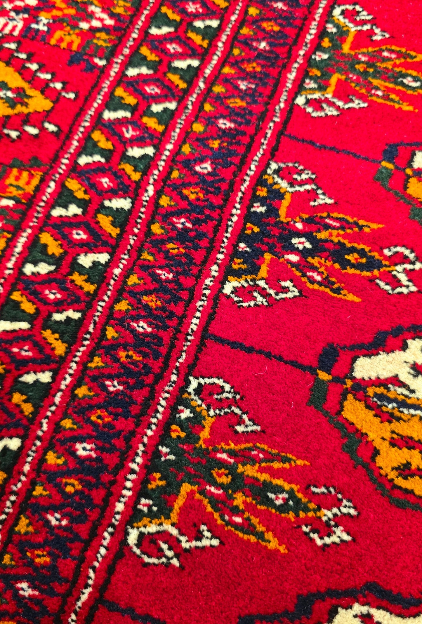 Tekke Wool Oriantal Rug 152 x 203 cm (5'x7' ft) Red