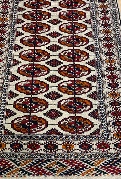 Turkmen Handknotted Rug Tekke Wool Rug 81 x 130 cm (3'x4' ft) Beige