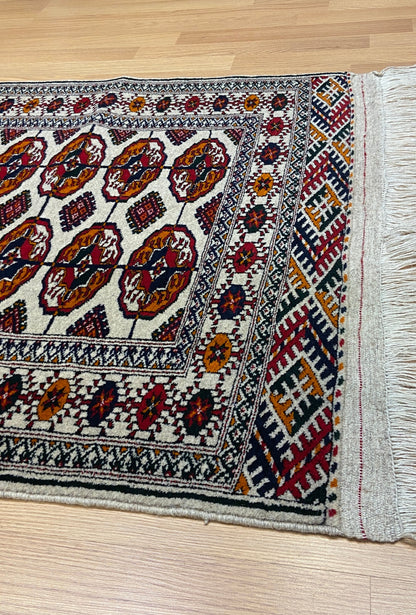 Turkmen Handknotted Rug Tekke Wool Rug 81 x 130 cm (3'x4' ft) Beige