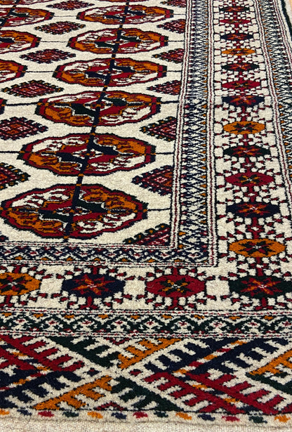 Turkmen Handknotted Rug Tekke Wool Rug 81 x 130 cm (3'x4' ft) Beige