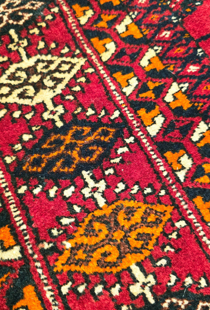 Turkmen Rug Antique Handknotted Wool Rug 125 x 190cm (4' x 7' ft) Red