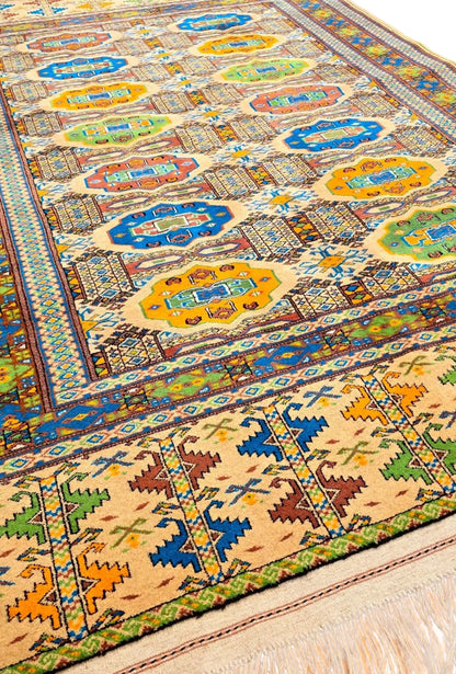 Türkmen Halısı El Dokuma Darvaza Yün Halısı 136 x 203cm (4.5' x 7' ft) Bej